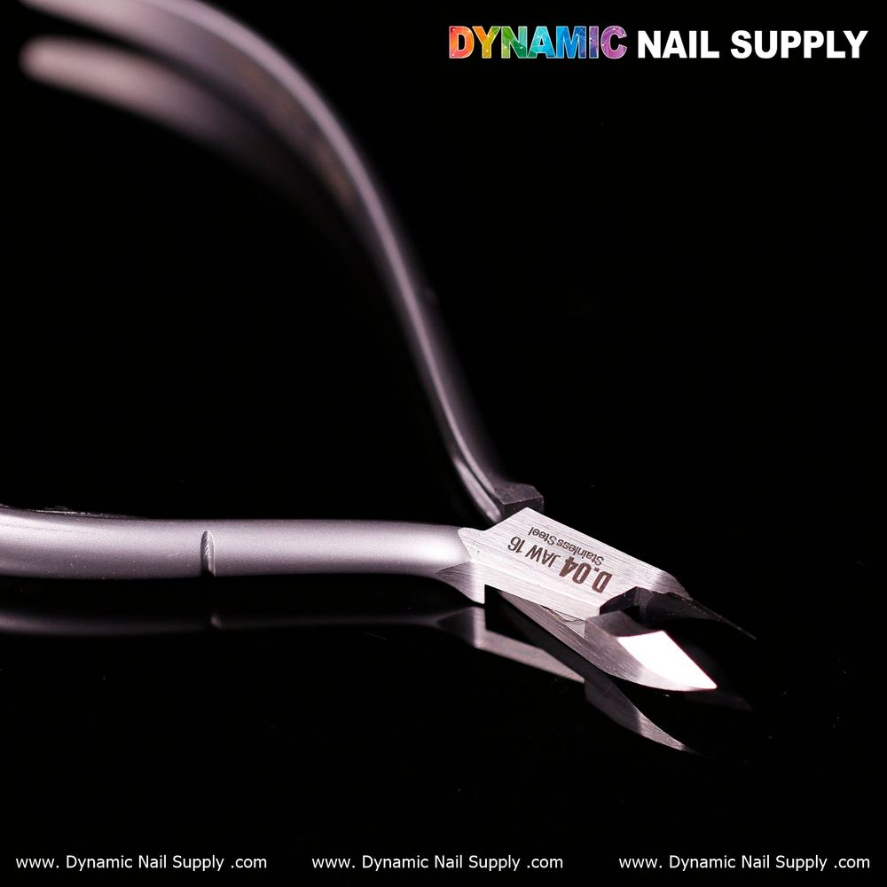 Jaw 16 cuticle nipper close-up - 10