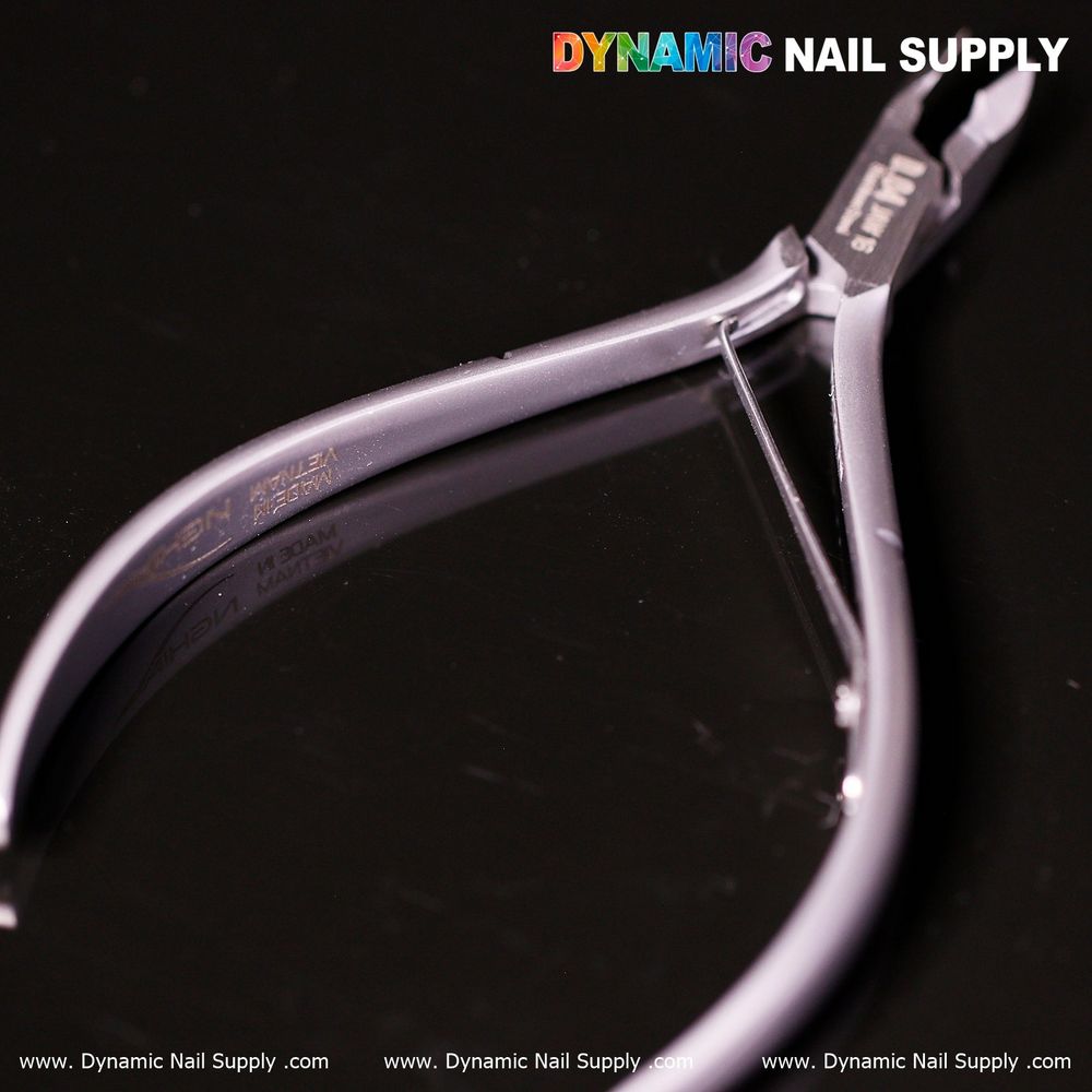 Jaw 16 cuticle nipper close-up - 13