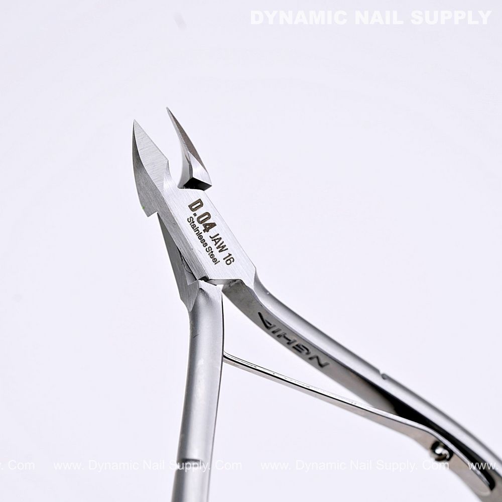 Jaw 16 cuticle nipper close-up - 2