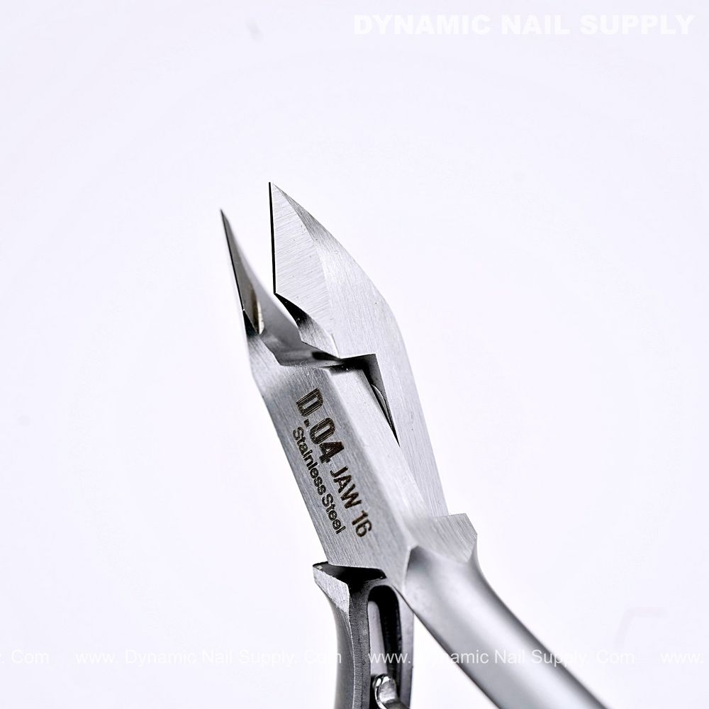 Jaw 16 cuticle nipper close-up - 4