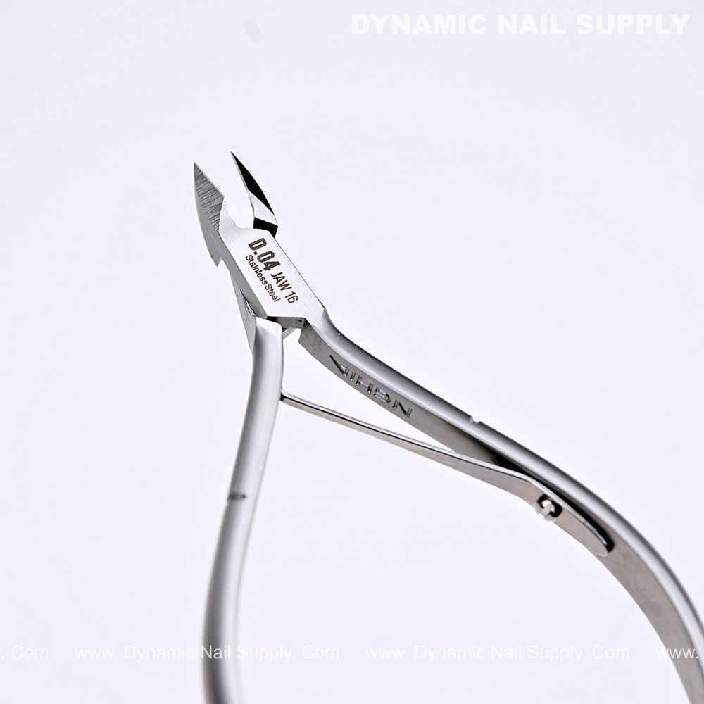 Jaw 16 cuticle nipper close-up - 6