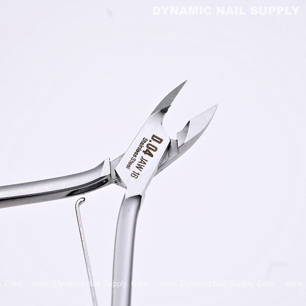 Jaw 16 cuticle nipper close-up - 7