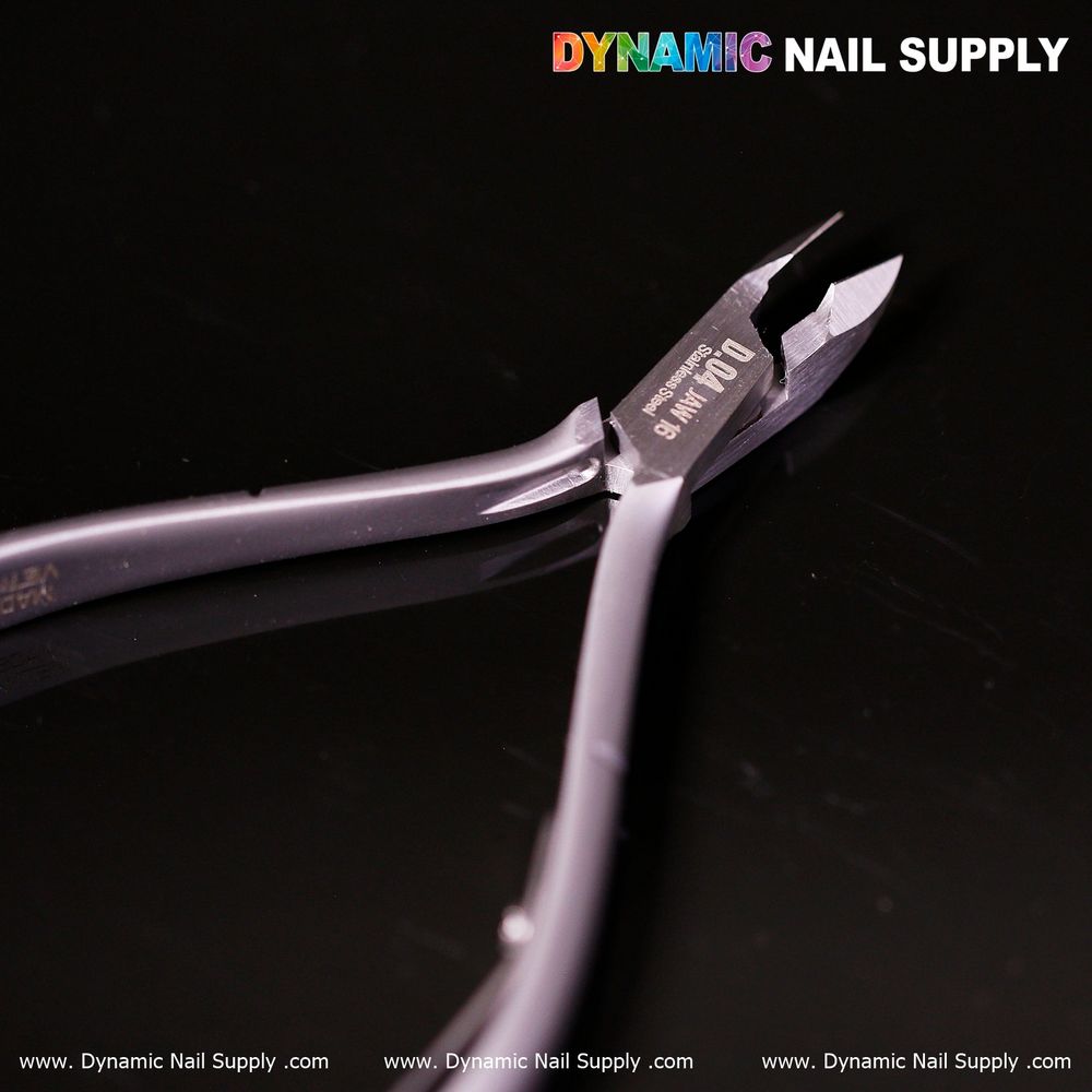 Jaw 16 cuticle nipper close-up - 9